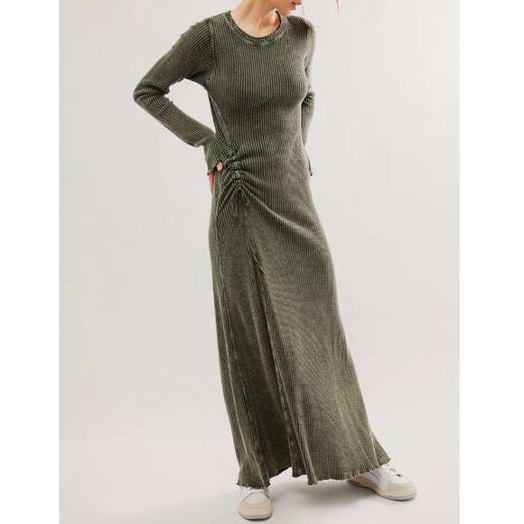 Free People Dresses & Skirts - Free People Natasha Thermal Dress in Olive green 〰️